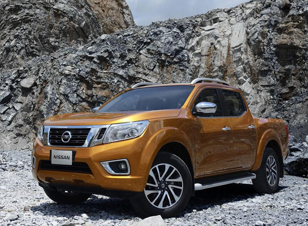 NISSAN NAVARA (2015)