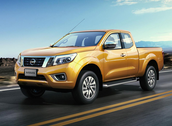 NISSAN NAVARA (2015)