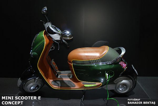 PARIS MOTOR SHOW-2010