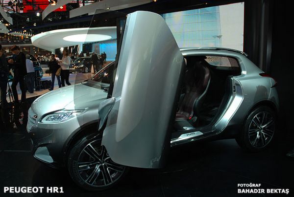 PARIS MOTOR SHOW-2010