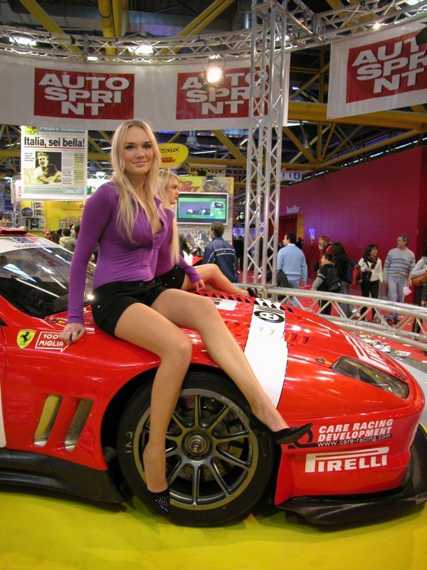 FERRARI GÜZELLERİ