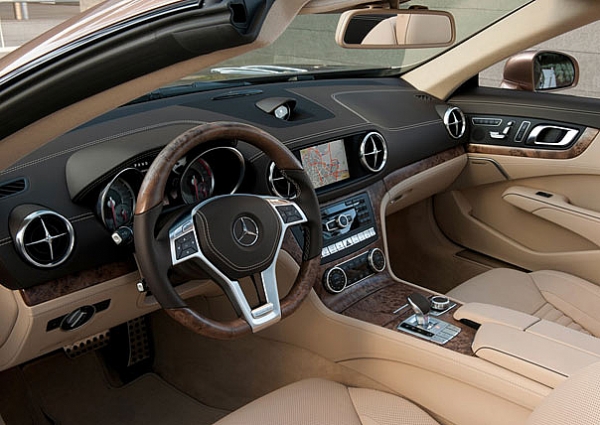 MERCEDES-BENZ SL (2013)