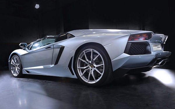 LAMBO AVENTADOR LP700-4 ROADSTER