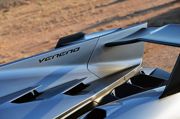 LAMBORGHINI VENENO