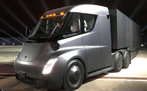 Tesla Motors elektrikli kamyonunu tanıttı...