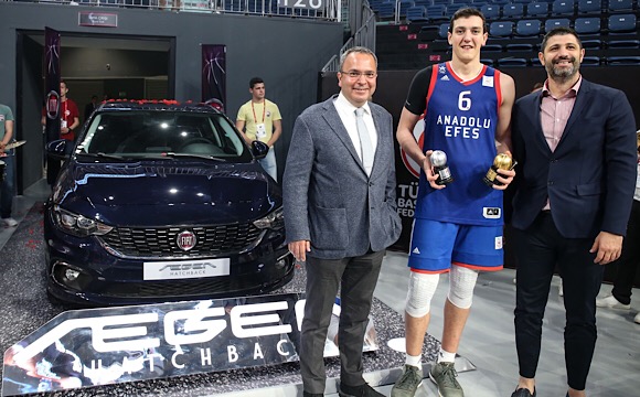 En değerli genç basketbol oyuncusuna Fiat Egea...