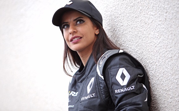 Suudi kadın sürücü Renault F1 ile buluştu...