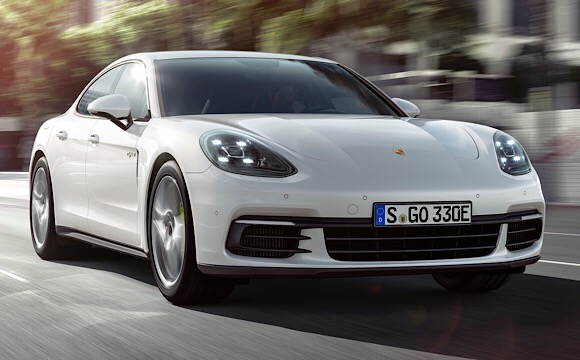 Porsche satışlarda da hızlı!