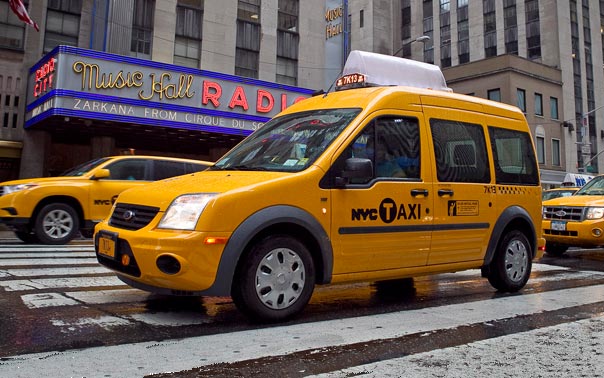 Transit Connect taksi New York sokaklarında