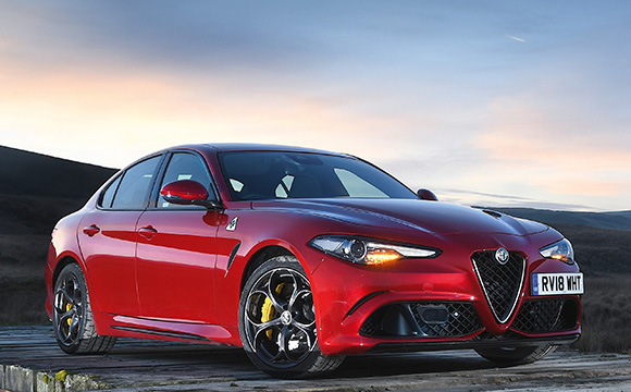 Performanslı iki Alfa Romeo modeline ödül!