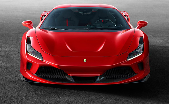 Ferrari'nin yeni modeli F8 Tributo tanıtıldı