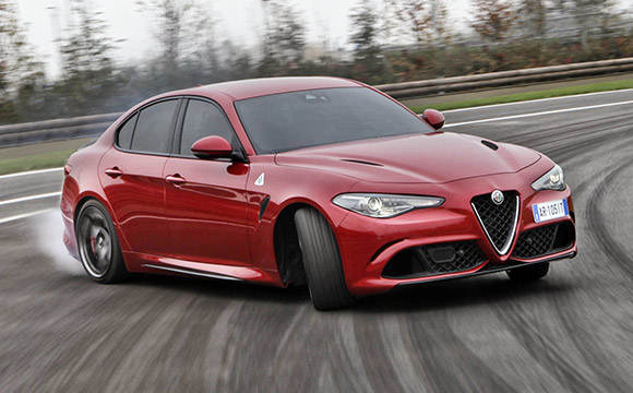 Alfa Romeo Giulia'ya What Car ödülü...