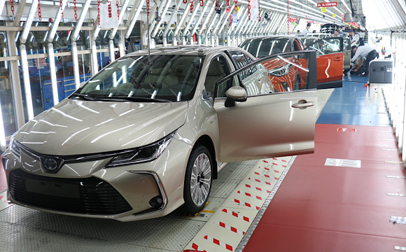 Toyota fabrikasında üretilen her üç araçtan ikisi hibrit!