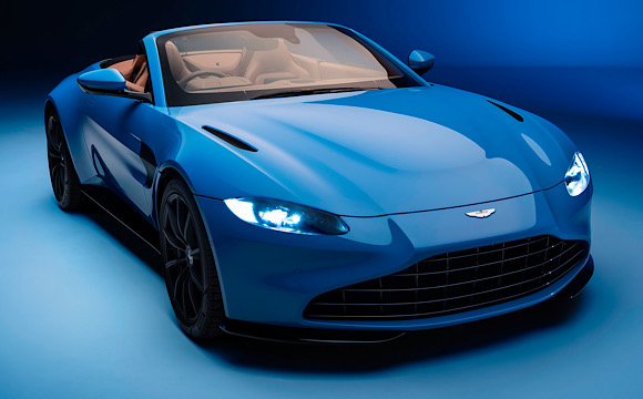 Aston Martin Vantage üstünü açtı
