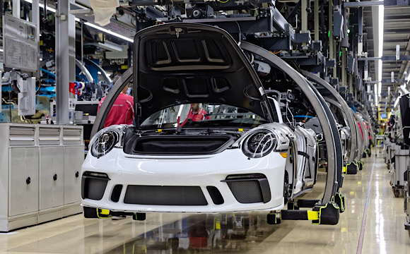 Porsche de üretime ara verdi