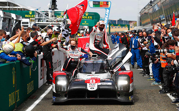 Toyota, Le Mans'ı üst üste üçüncü kez kazandı