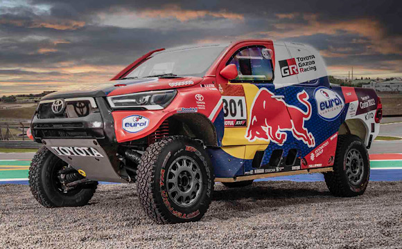 Toyota'nın yeni Dakar canavarları hazır