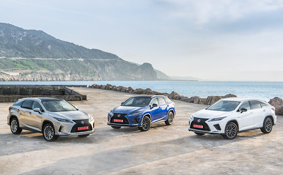 Hibrit teknolojili Lexus RX'e ödül