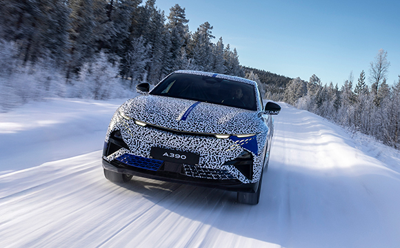 Alpine A390 kutup koşullarında test ediliyor