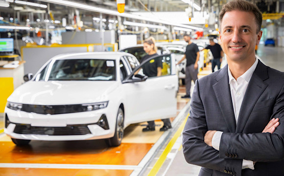 Opel'de Florian Huetti dönemi devam ediyor