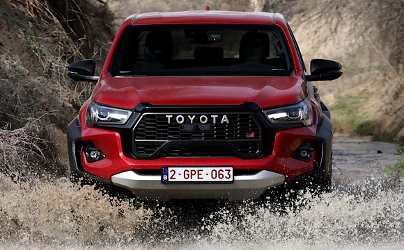 Toyota Hilux GR SPORT satışa sunuldu