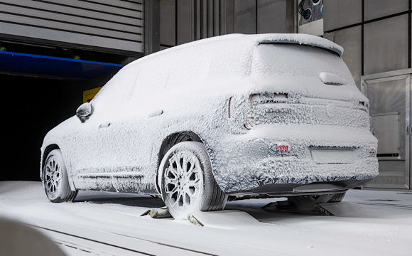 Yeni Mercedes GLB soğuk hava testlerinde