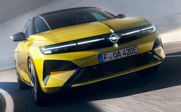 Makyajlı Opel Astra tanıtıldı