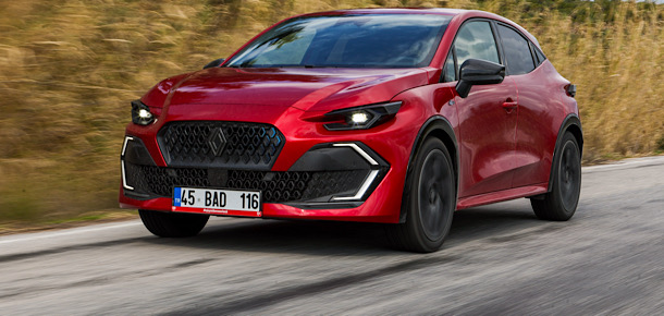 Yeni Renault Clio'dan iddialı başlangıç