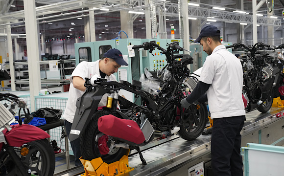 Honda'nın motosiklet fabrikası start verdi