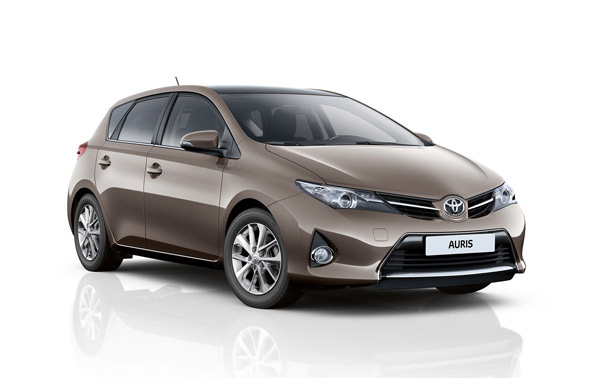 Toyota Auris test sürüşü iPad kazandırıyor