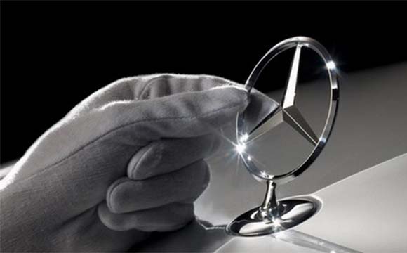 Mercedes Ekim ayı satış rakamlarıyla BMW'yi geride bıraktı!