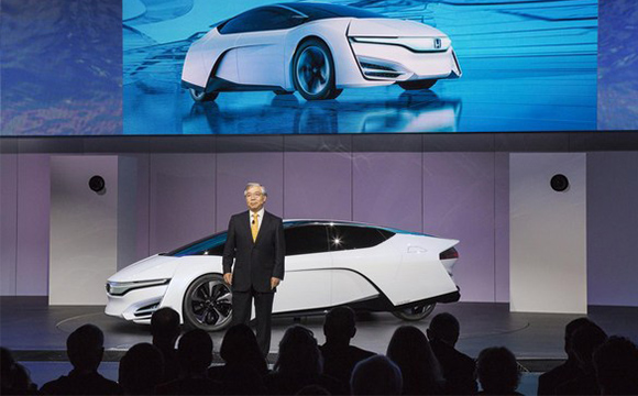 Honda yakıt hücreli motorlu modelini L.A. Otomobil Fuarı'nda tanıttı