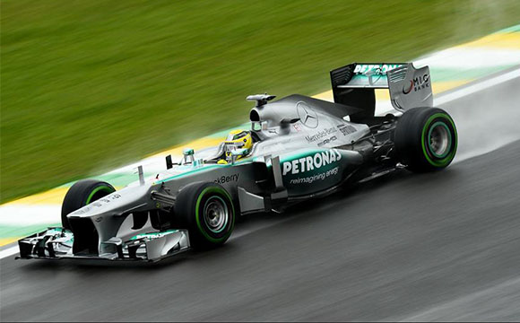 Brezilya'daki ilk antremanlarda Nico Rosberg ilk sırayı elde etti!