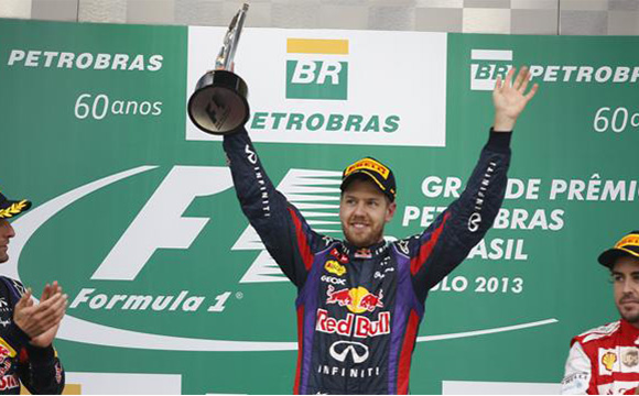 F1'de perdeyi Vettel kapattı!