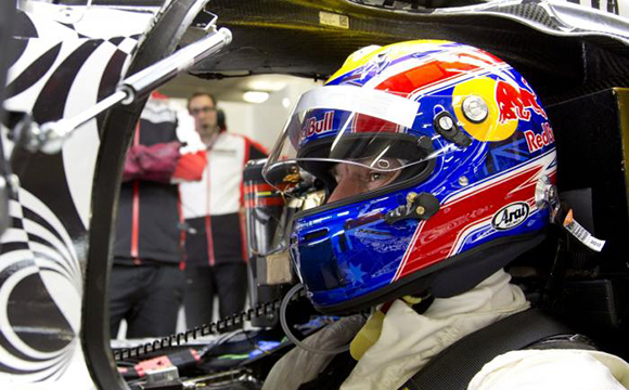 Webber Porsche'nin Le Mans otomobilini test etti