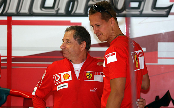 Todt, Schumacher'in başında bekliyor