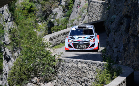 Hyundai i20 WRC ilk zaferini kazandı