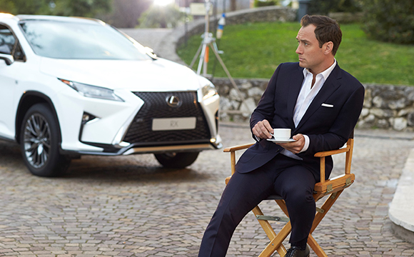 Lexus, RX modelini Jude Law ile tanıtacak