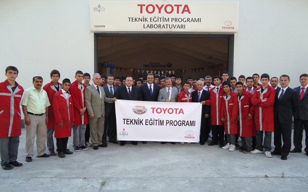 Toyota'nın yeni mezunları göreve hazır
