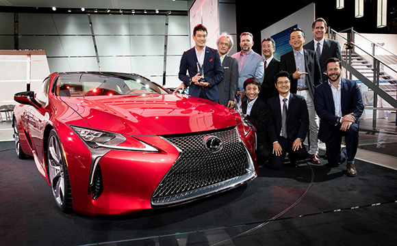 Lexus LC 500'e EyesOn Tasarım Ödülü...