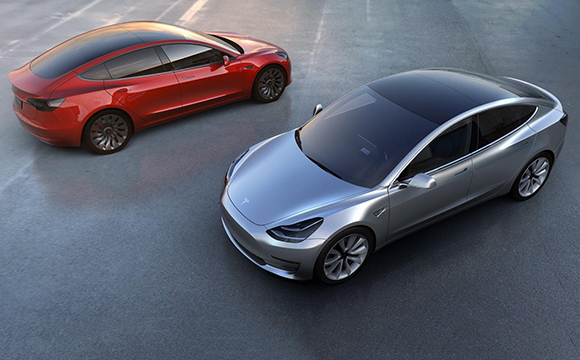 Merakla beklenen Tesla Model 3 ortaya çıktı!