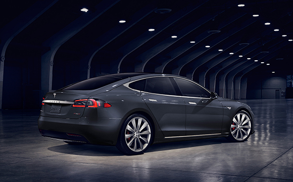 Tesla'dan Model S'e yeni baz versiyon!