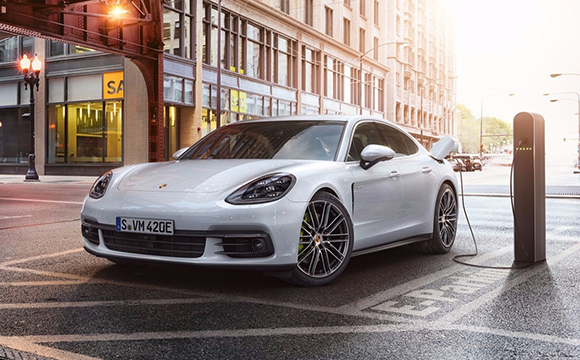 Porsche, hibrit Panamera’yı Paris’te tanıtacak