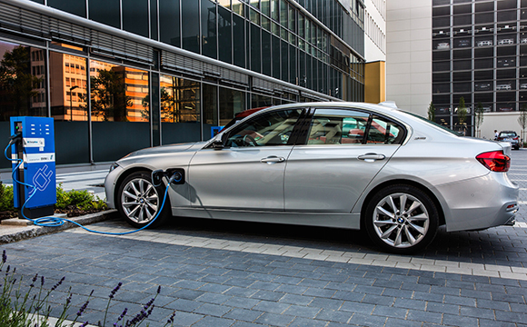 BMW 2020’de bütün modellerini elektriğe kavuşturacak