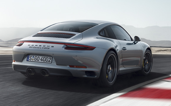 Yeni Porsche 911 GTS'ler geliyor...