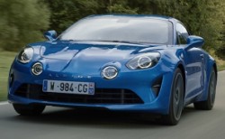 Alpine A110 COTY'nin 7 finalisti arasında...