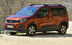 Peugeot RIFTER satışa sunuldu