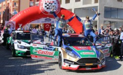 Ege'de zafer Castrol Ford Team Türkiye'nin...