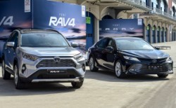 Yeni RAV4 Hybrid ve Camry Hybrid Türkiye'de