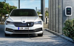 Skoda elektrikleniyor...